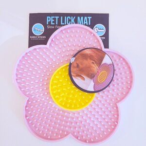 Flower Shaped Pet Lick Mat
